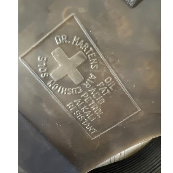 Dr. Marten's Devon Flower Buckle White Leather Platform Boots Women's Size 8 EUC - Picture 7 of 12